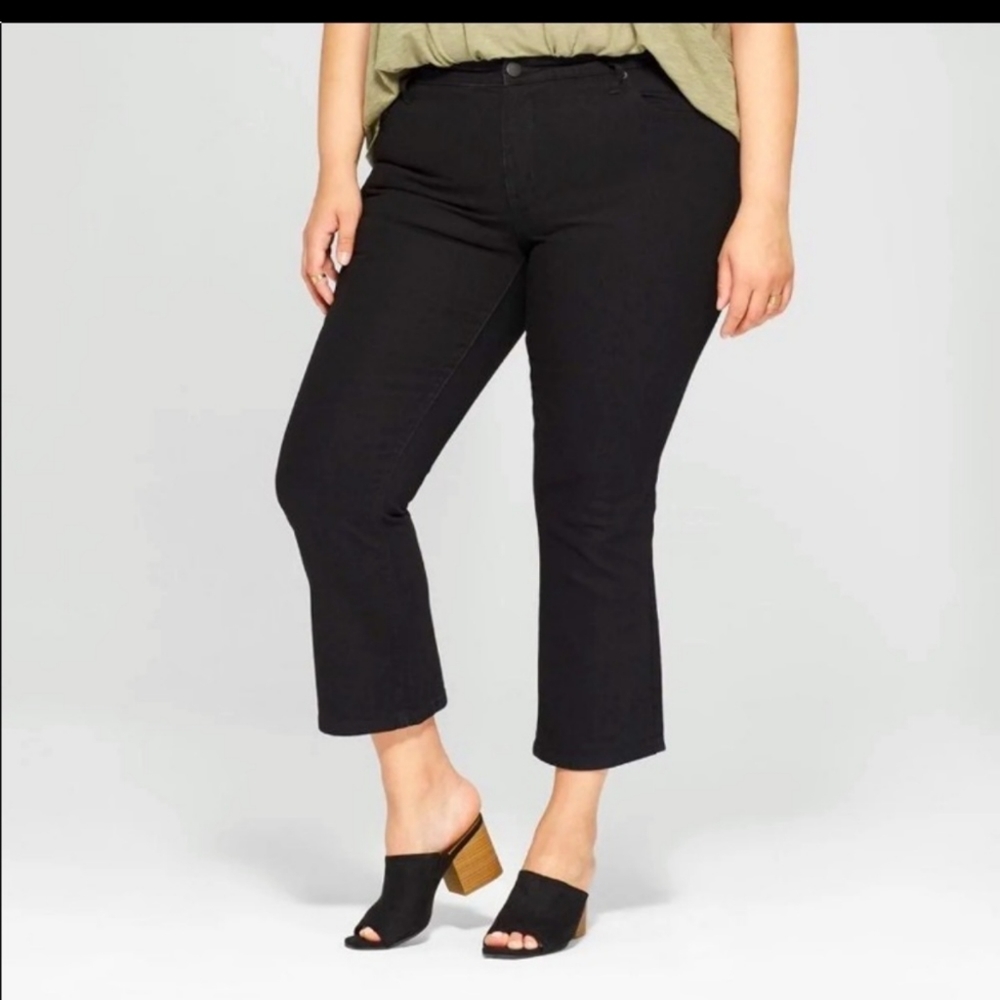 Univeral Thread Black Jean